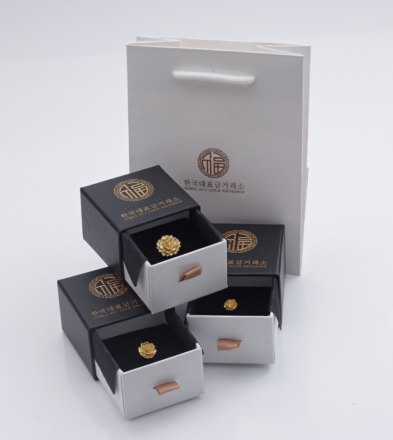 (999%)순금 카네이션 뱃지 1.875g
